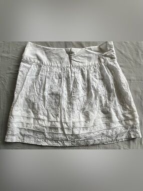 Banana Republic White Eyelet Mini Skirt Women's 8 100% Cotton Embroidered Lined
